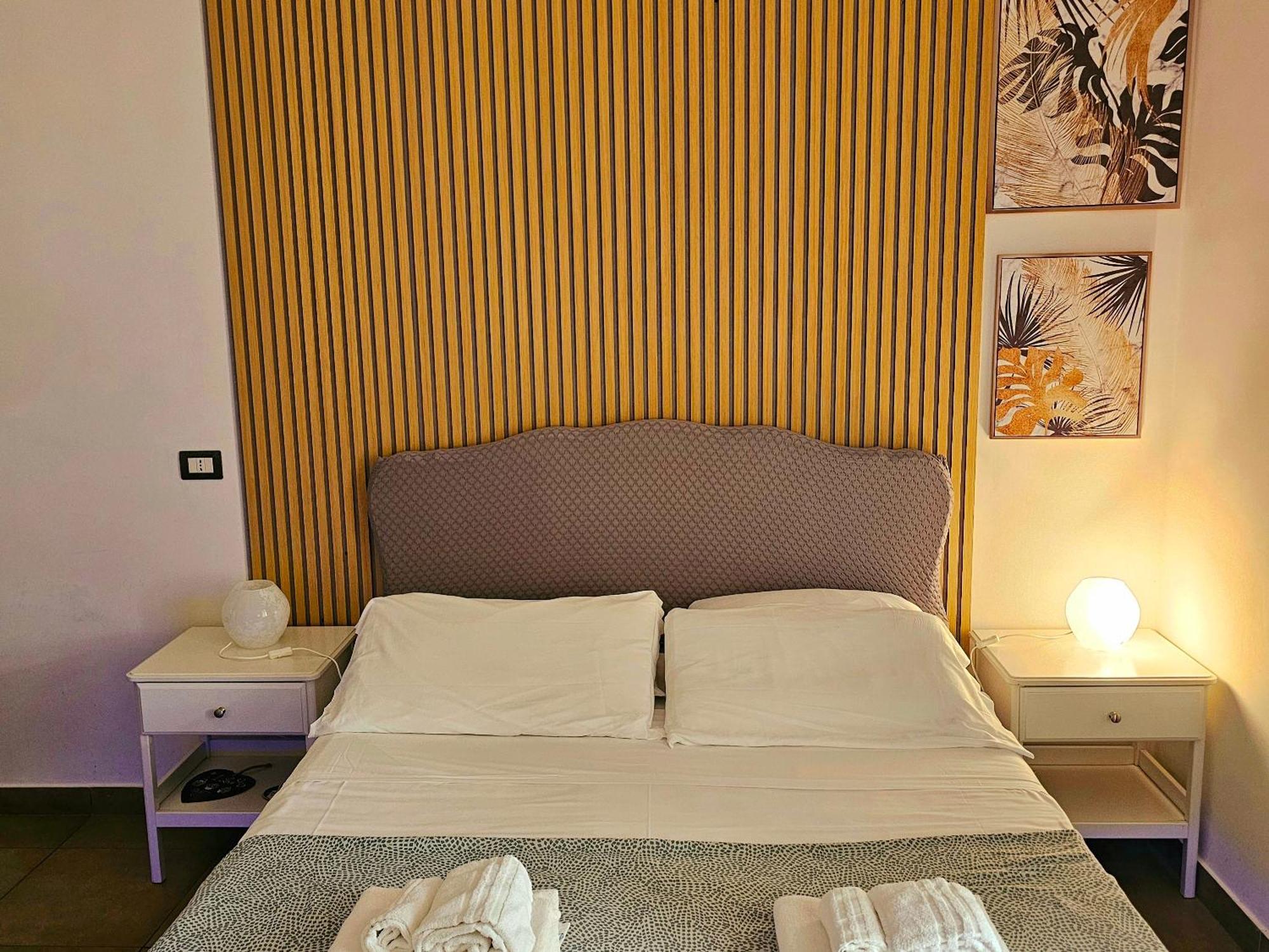 B&B Napoli Centrale Room&Jacuzzi Eksteriør billede