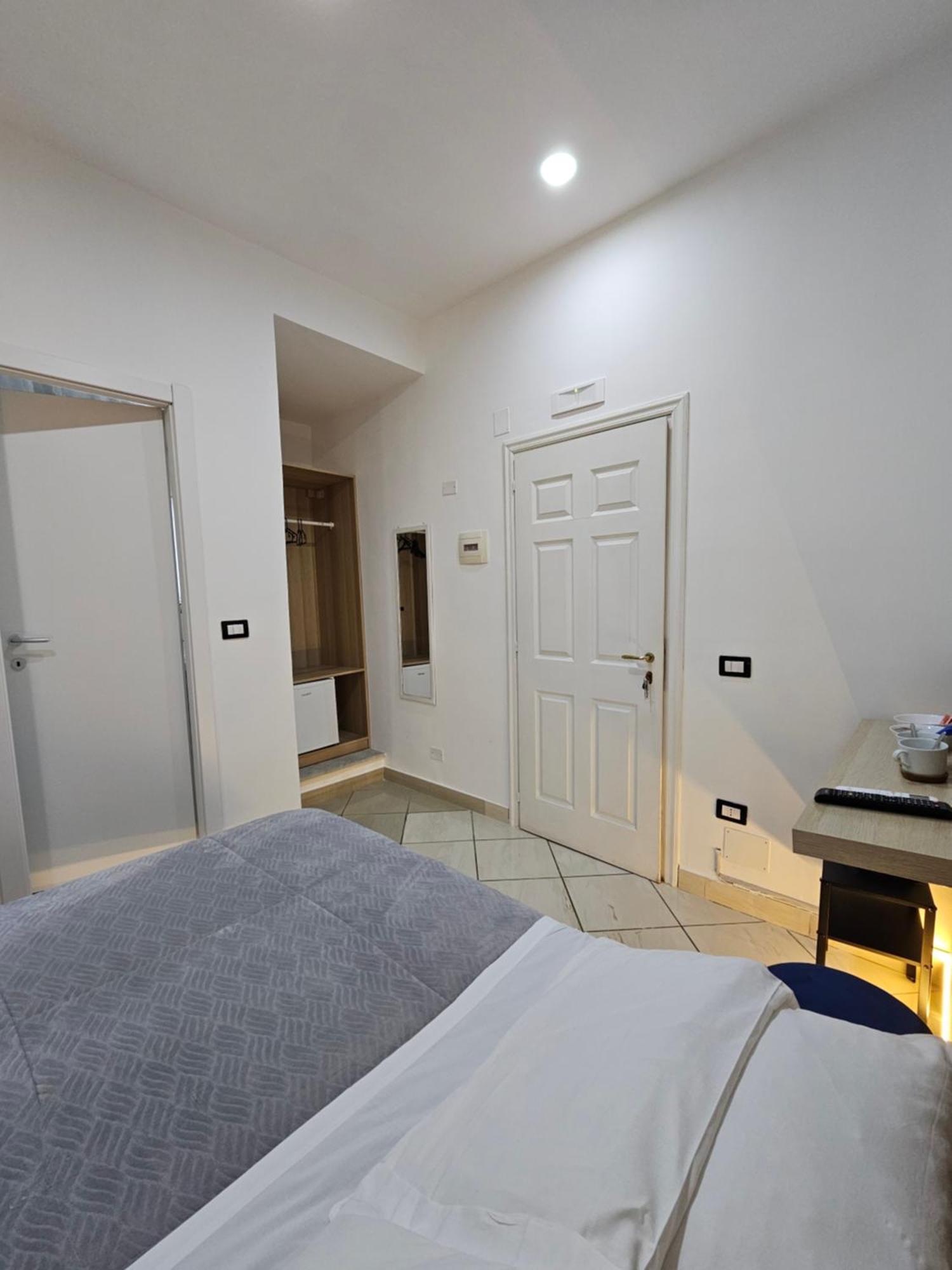 B&B Napoli Centrale Room&Jacuzzi Eksteriør billede